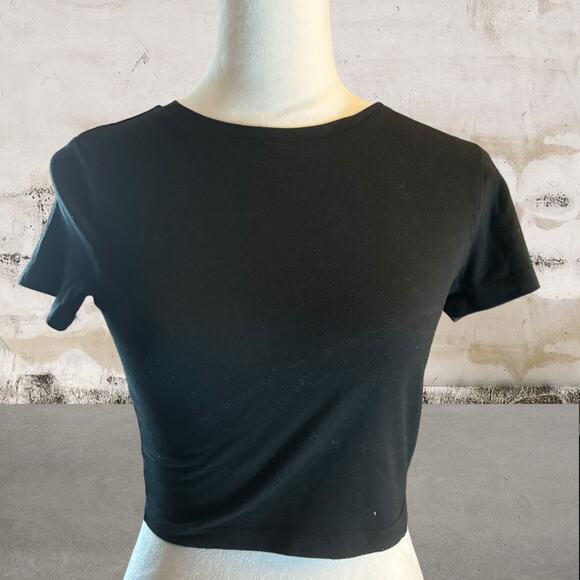 Wild Fable Women's Black Crop Top T-Shirt - Size Small - Picture 2 of 6